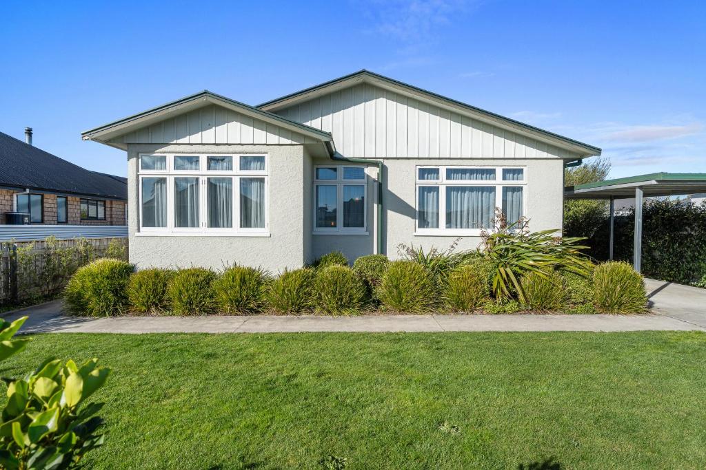 Bliss on Barratt - Blenheim Holiday Home, Blenheim