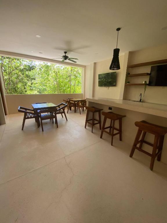 Great 3 bedroom apartment and private pool - 4