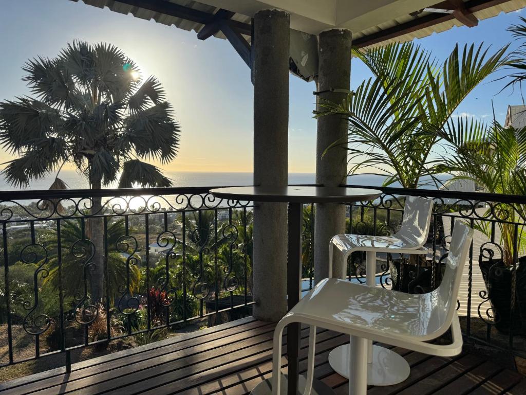 Sunset View, Rivière Noire