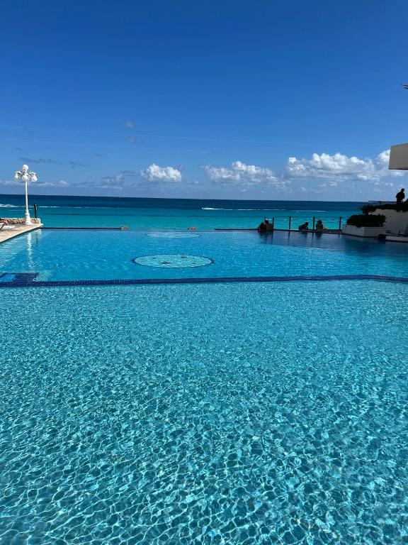 Oceanfront Apartments Cancun - 5