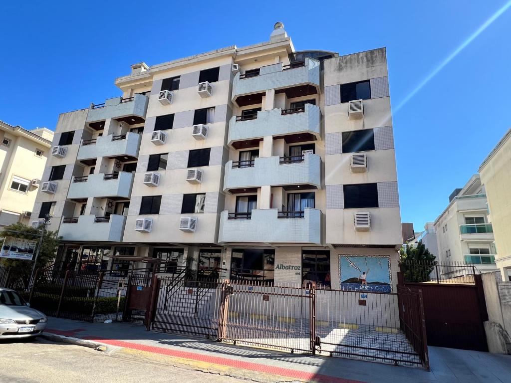 Amplo Apto a 20 metros do mar., Florianópolis