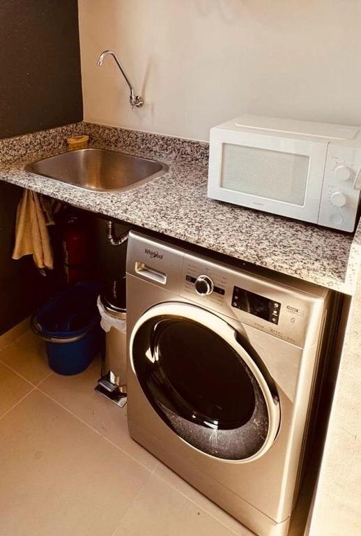 Cozy 2 bedroom apt steps from Shopping Mcal Lopez - 2
