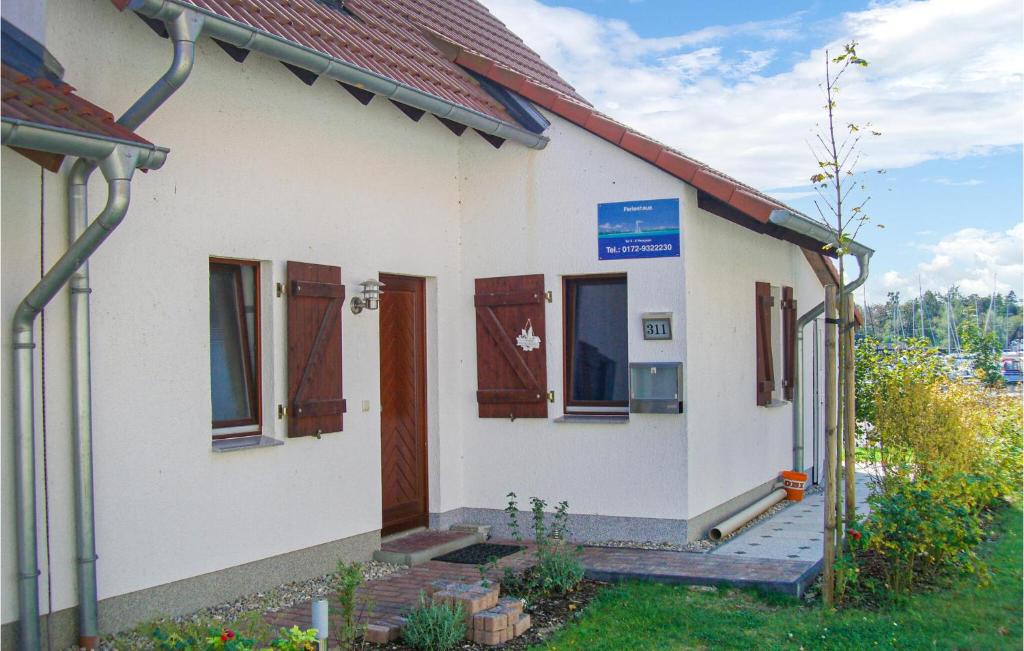 Amazing Home In Rechlin With Wifi, Zielow