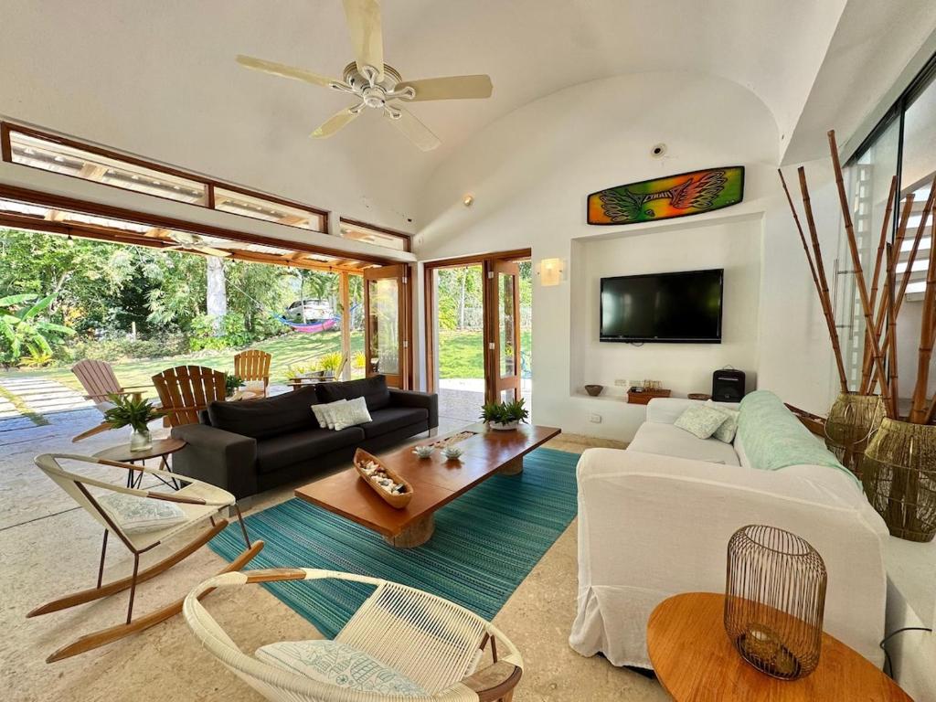 Beautiful villa in a condominium facing the Caribbean sea - 1