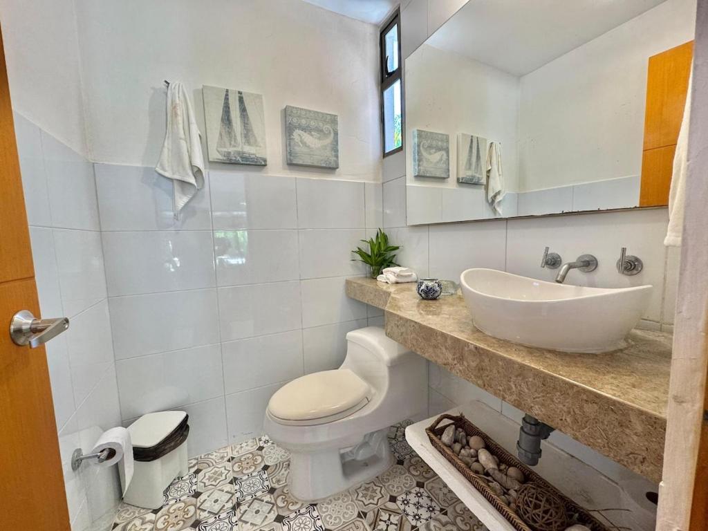 Beautiful villa in a condominium facing the Caribbean sea - 2