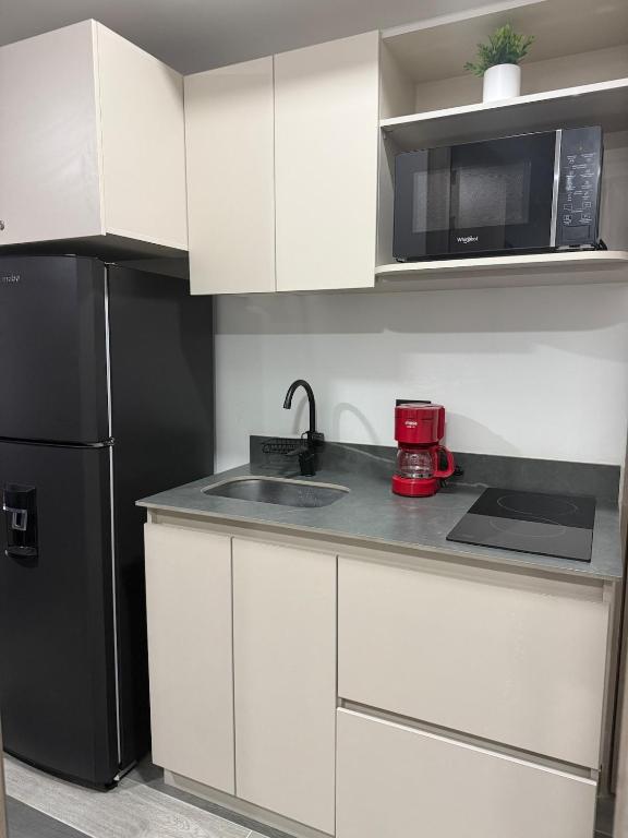 Apto Laureles con Aire ,Zona Trabajo, Central - 2