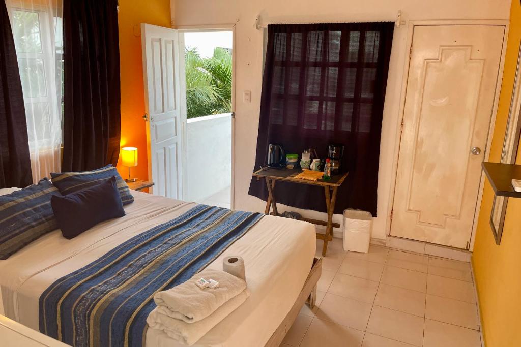 Balcony Studio in Downtown Isla Mujeres - 1