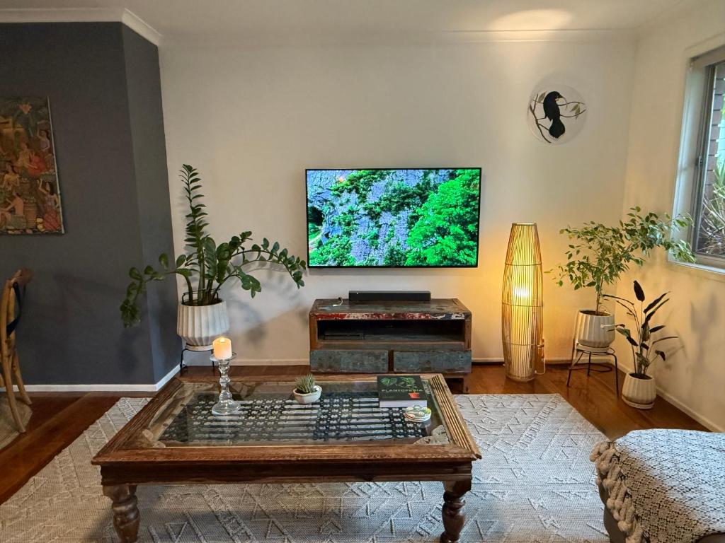 Boongala - Central 3BR pet friendly family home, Maroochydore