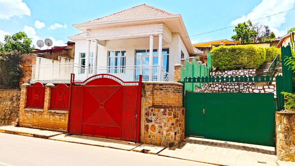 Park View Perch Guest house with Balcony near Downtown, Kigali