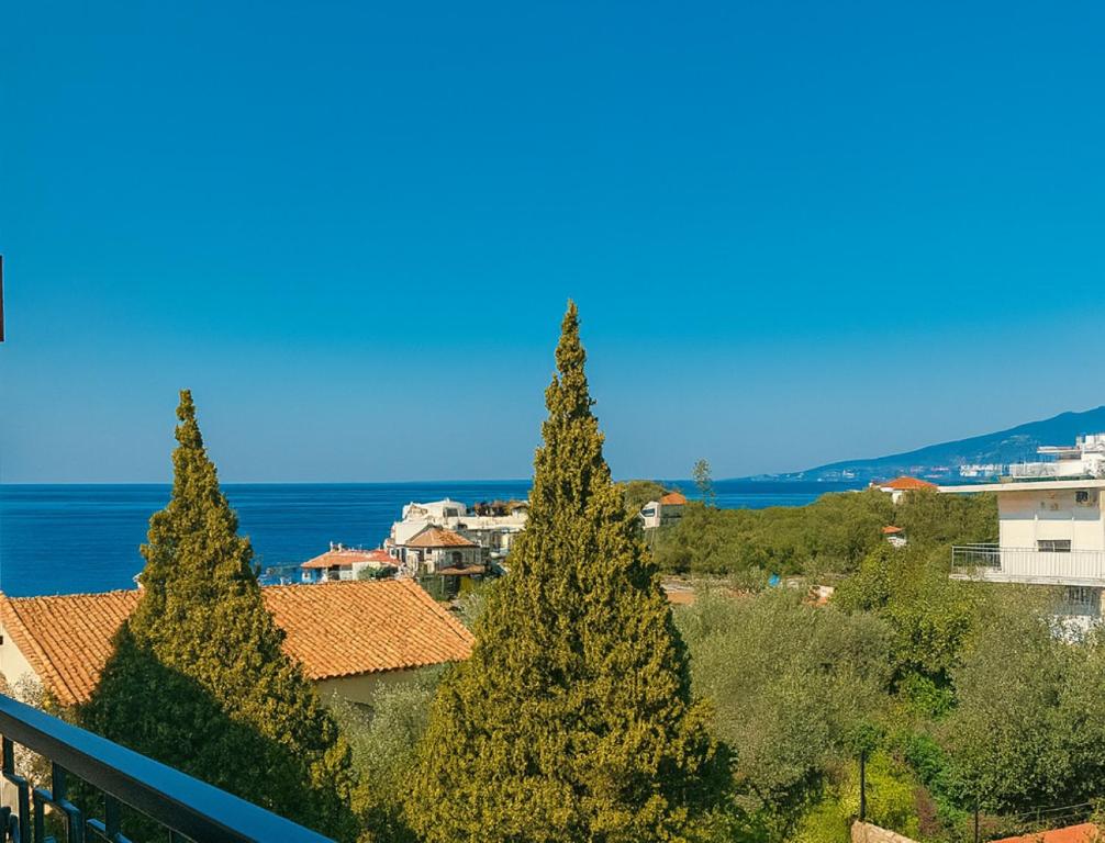 Il Gusto Rooms - Avia Seaview Retreat!, Avia