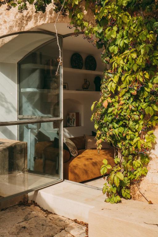 Santanyí's Hidden Gem - a Townhouse with Soul - 2