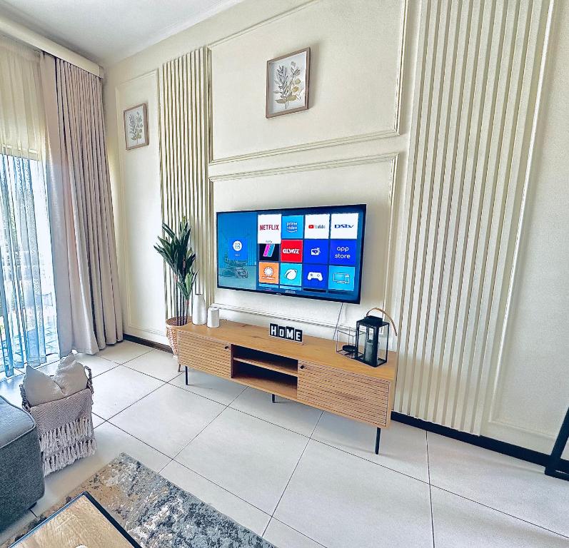 2Bed in exquisite golf estate!, Roodepoort