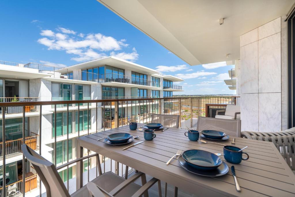 Cond Bayline - Liro - SPA - GYM - Beach - POOL - WIFI - BY BEDZY, Armação de Pêra