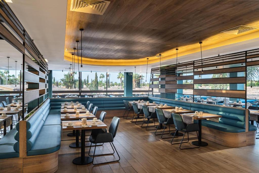 Maspalomas Resort by Dunas — Restaurant & bars in Maspalomas, Canary Islands
