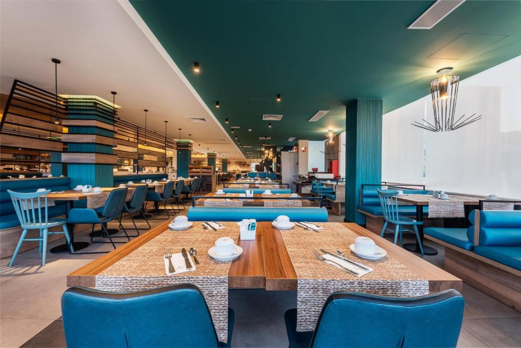 Maspalomas Resort by Dunas — Restaurant & bars in Maspalomas, Canary Islands