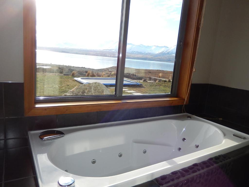 Bathroom, Isolation Bay in Lake Tekapo