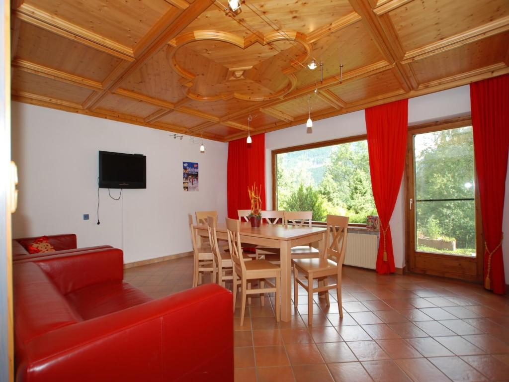 Chalet in Neukirchen near Ski Lifts - 2