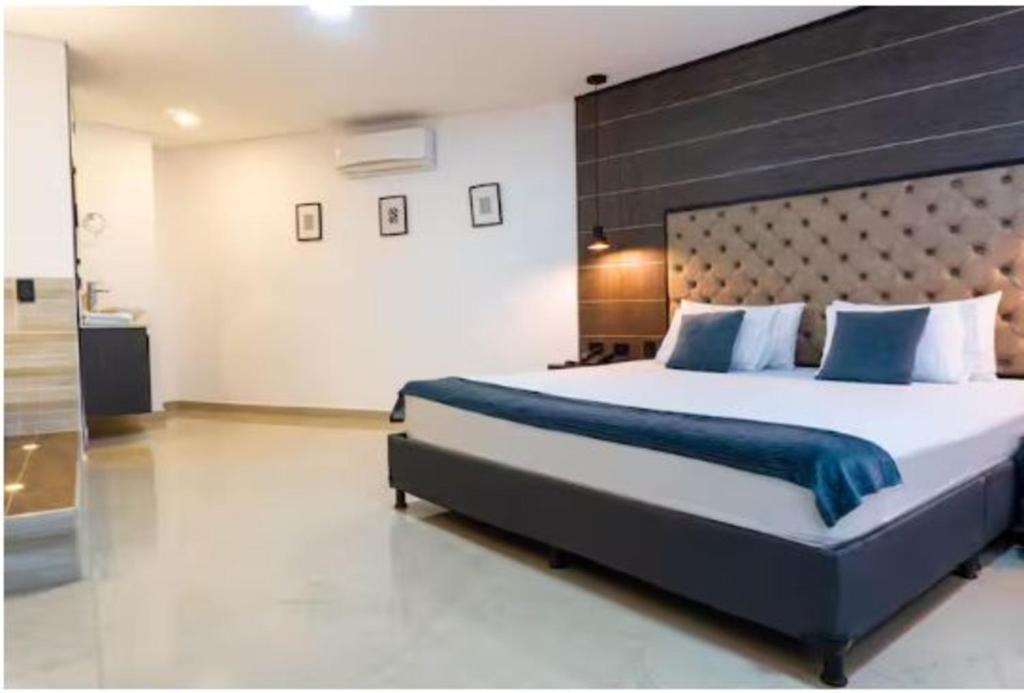 Hotel California Medellin - 5