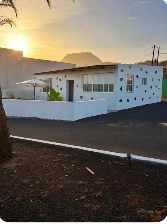 Casa Rural Encantadora Con Terraza Privada - 3