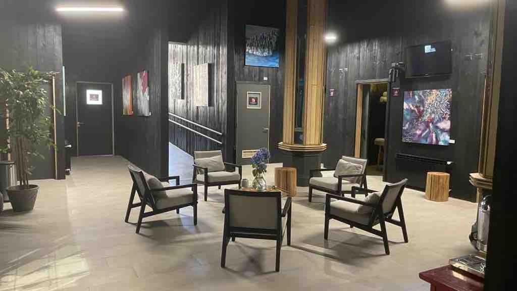 Condominium Apartment 1 - Rent per week - - 4