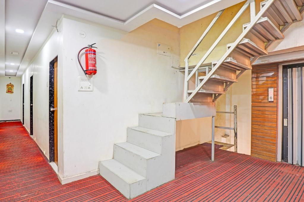 hotel O kalyan, Rajkot