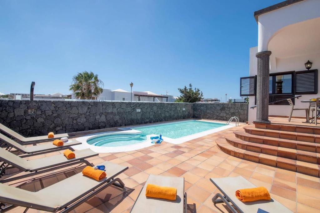 Villa Emerita by Villa Plus - 3