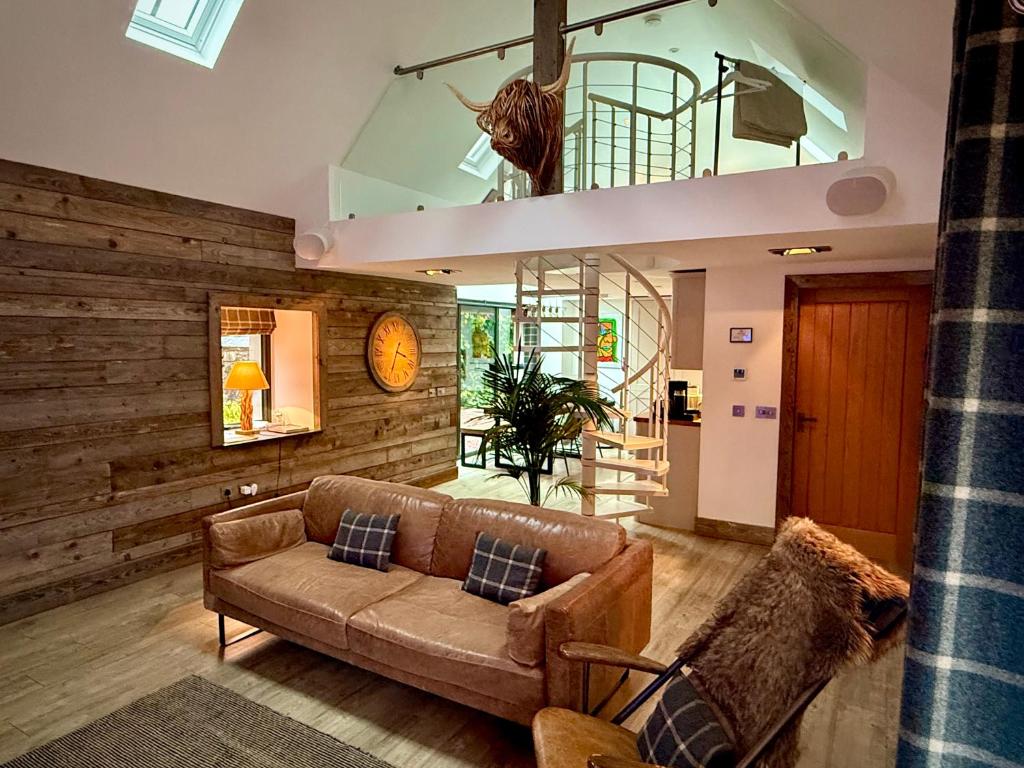 Balloan Cottage Cowshed, Inverness