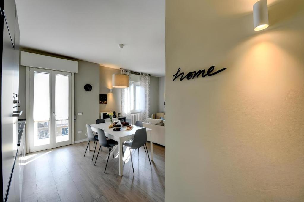 BACCO Family Apartment DesenzanoLoft Official Partner Homes & Villas by Marriott Bonvoy - 2