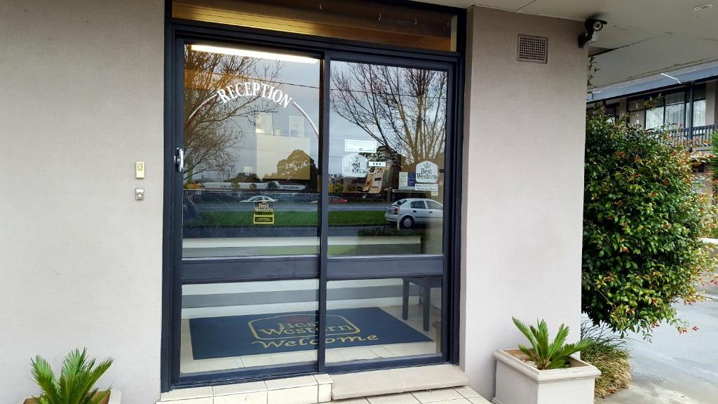 Best Western Governor Gipps Motor Inn photo
