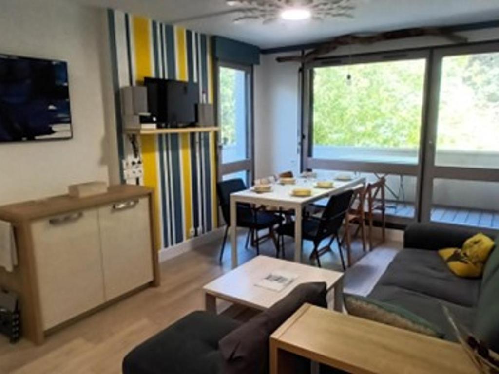 Appartement 6 pers, pied des pistes, lumineux avec balcon - FR-1-515-237 - 1