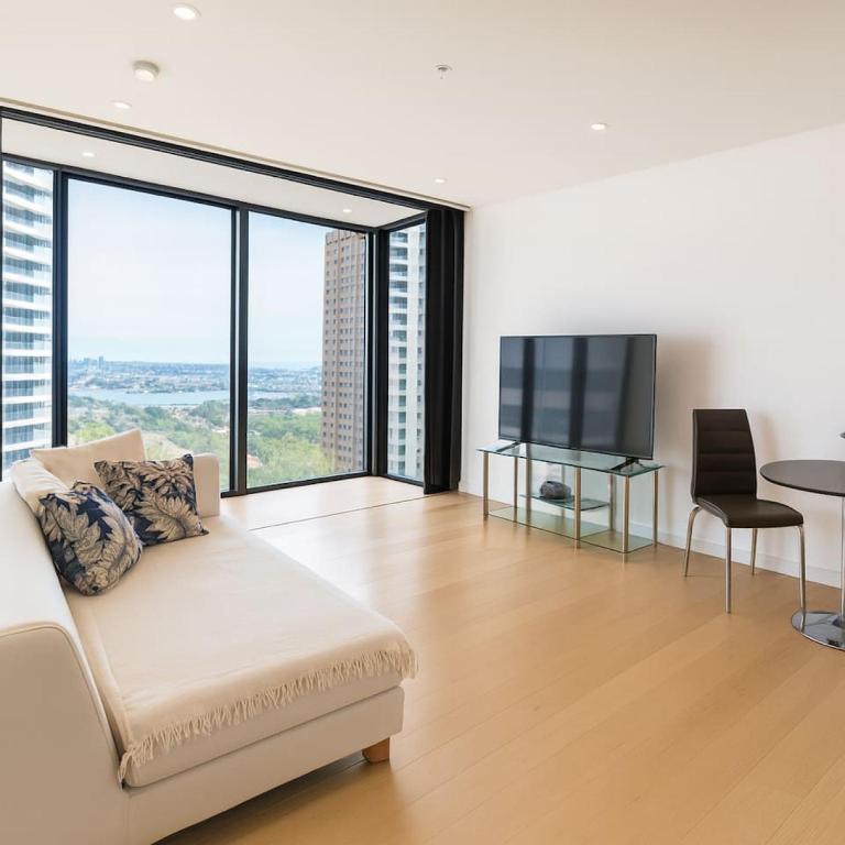Bay Views Prime Location Retreat, Sydney
