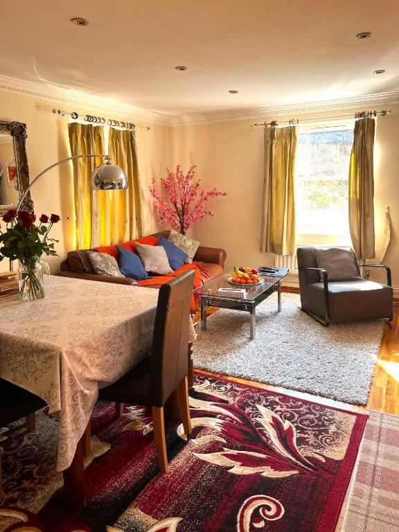 The Lovely Apartments Around Kensington and Chelsea Locations W8 SW by Ricky & Giustina - Fully equipped and perfect for long stays, Londýn