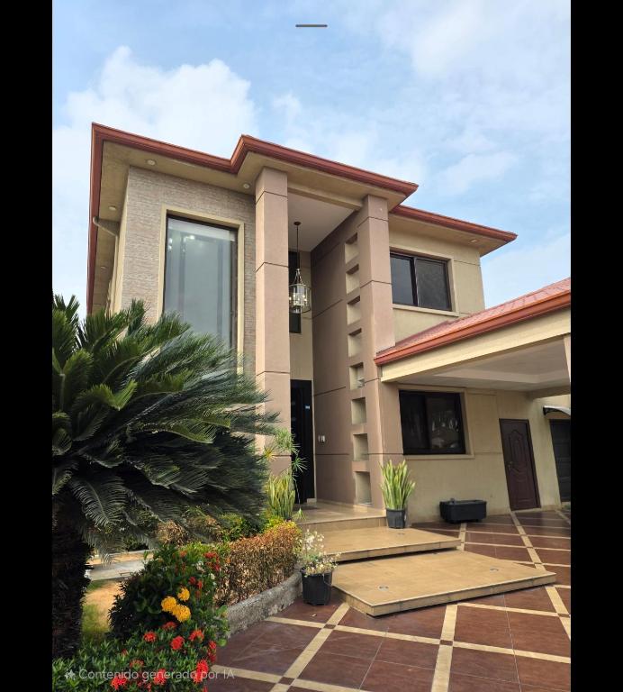 Via Samborondón Ciudad Celeste, Tipo Mansión, 5 camas, 4 hab, piscina gym, Samborondón