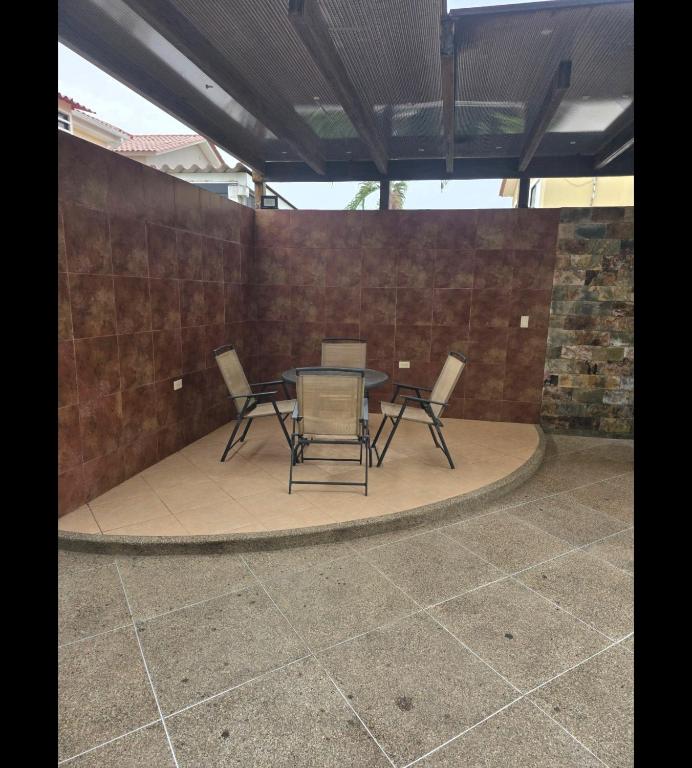 Via Samborondón Ciudad Celeste, Tipo Mansión, 5 camas, 4 hab, piscina gym - 3