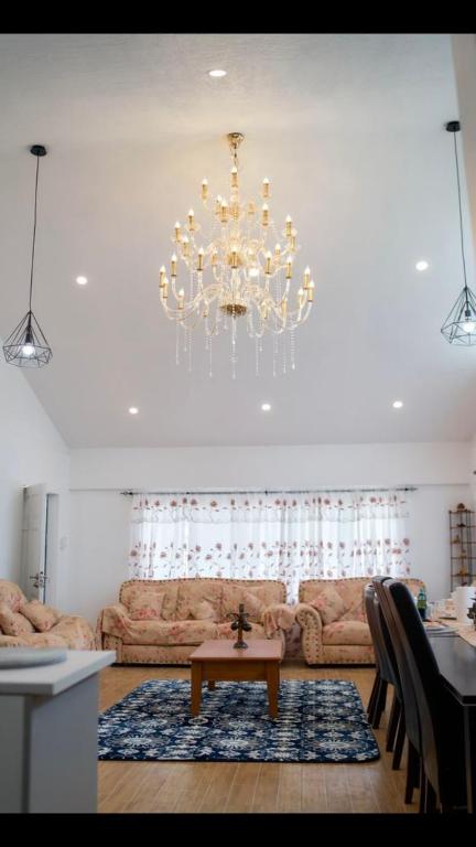 Lina and Fanga's holiday home, Kolomotua