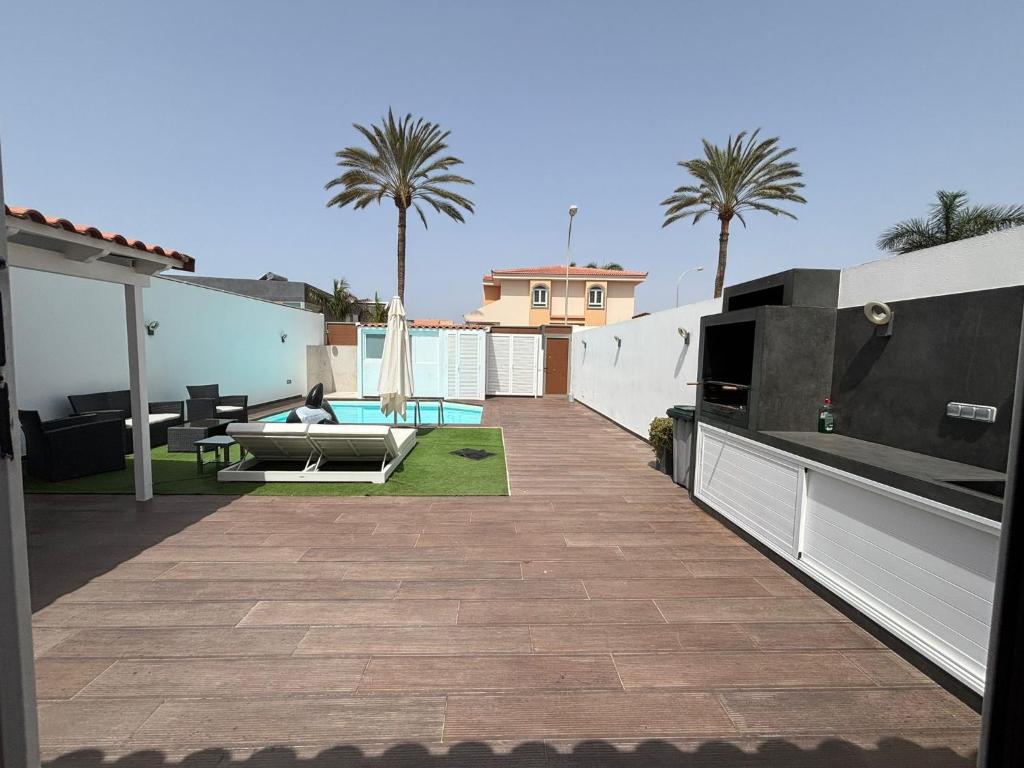 Sunnyland Villa - 2