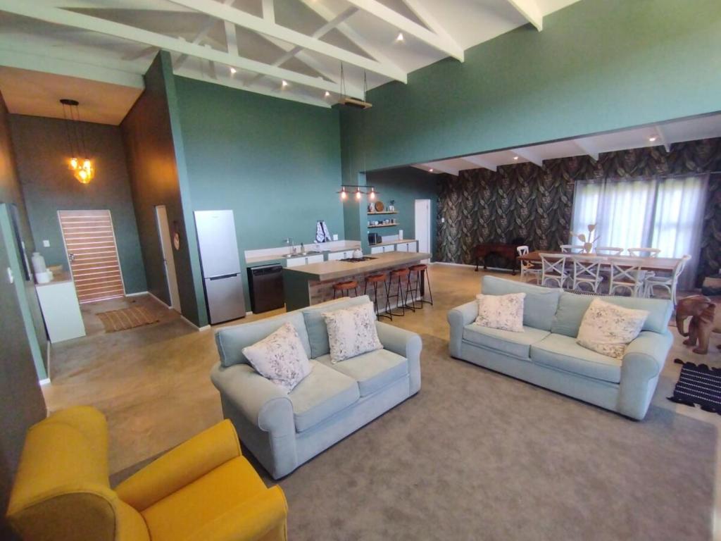 Beautiful Breakaway, Champagne Valley