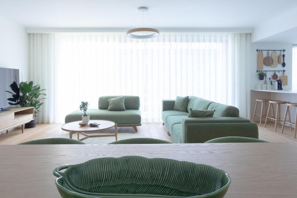 My Home is Yours, Porto