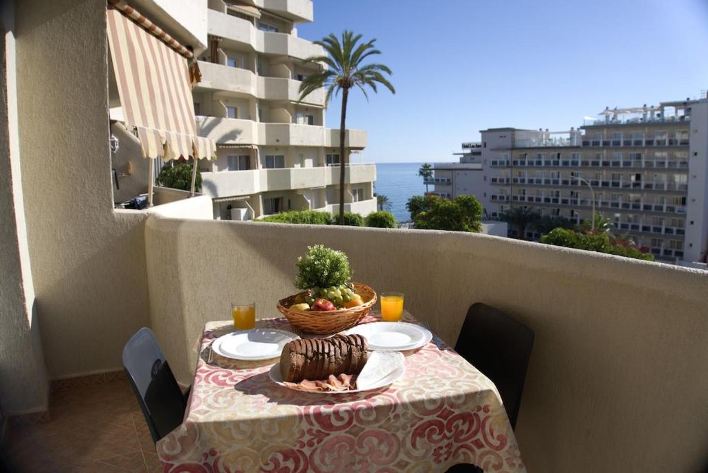 Benal Beach sunny apt with sea views - 3