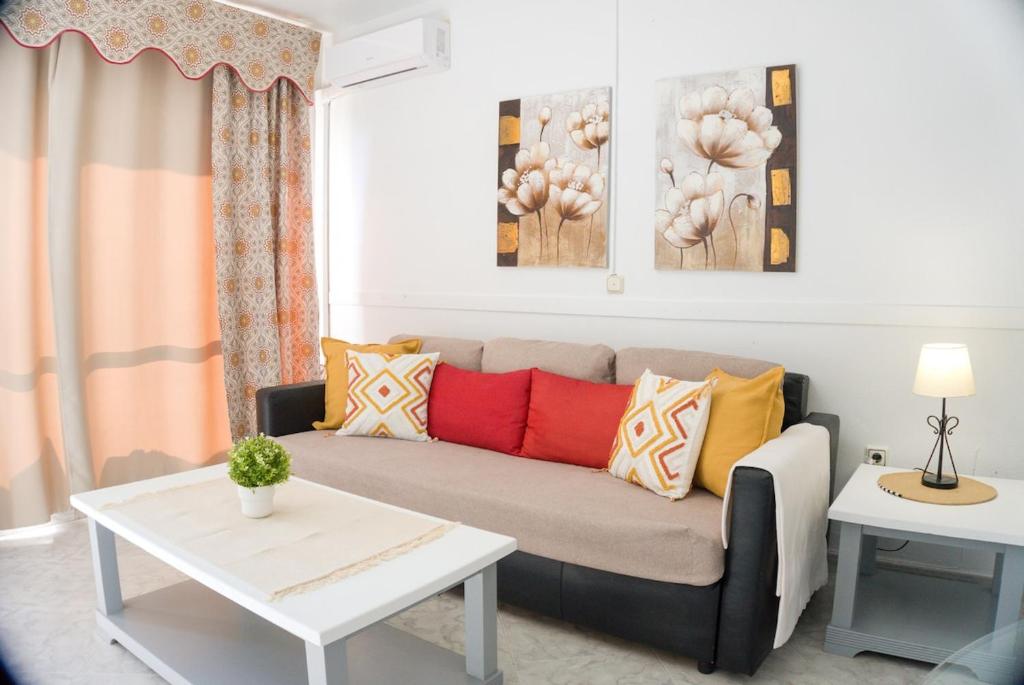 Benal Beach sunny apt with sea views - 2