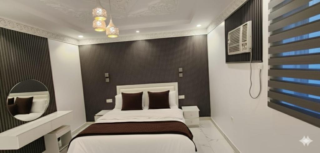 مرافئ, Al Madinah