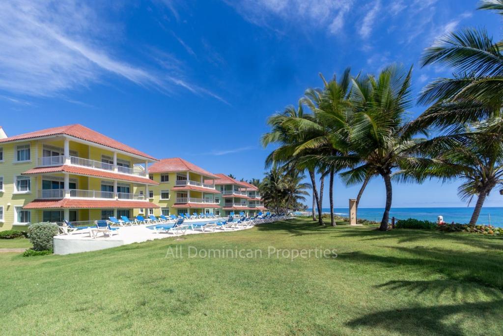 Ocean front, direct access to the beach, Cabarete