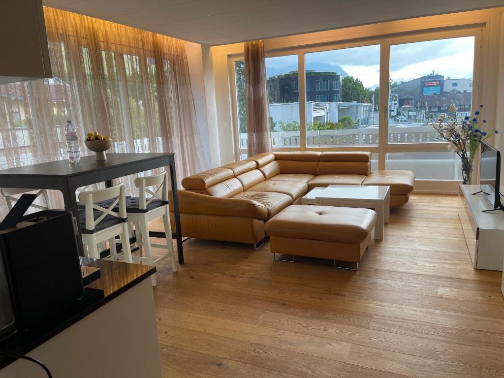 Modernes Luxus Apartment direkt neben Shopping und Bus, Schaan