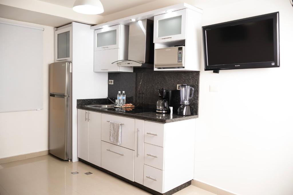 Hatillo suite 1, Suite 302, Caracas