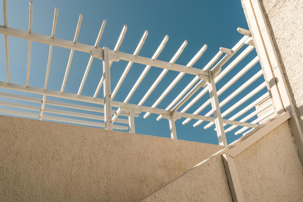 Dilino — Hotel building in Kamari, South Aegean