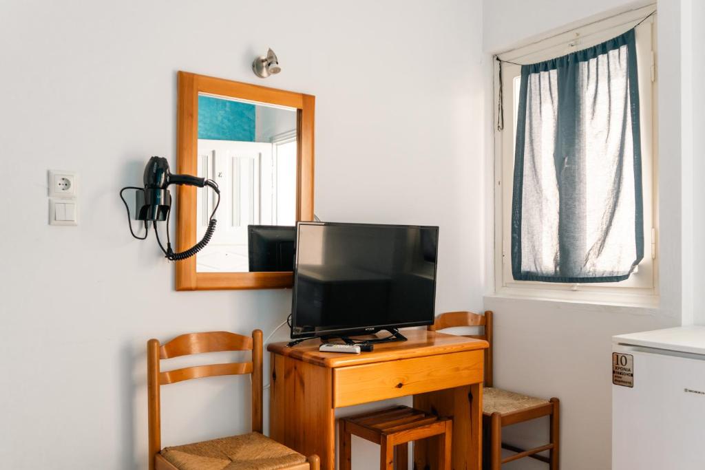 Dilino — Hotel rooms in Kamari, South Aegean