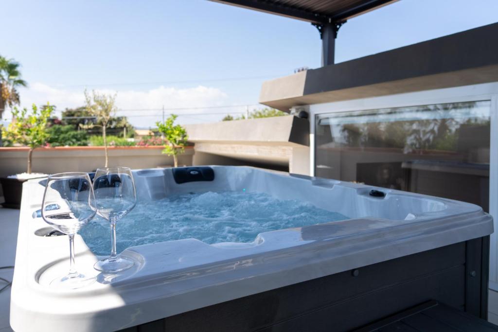 Villa Tea con piscina a pochi passi dal mare - 2