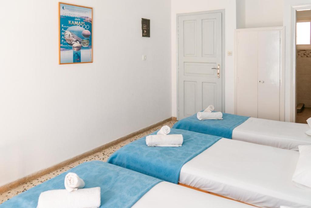 Dilino — Hotel rooms in Kamari, South Aegean