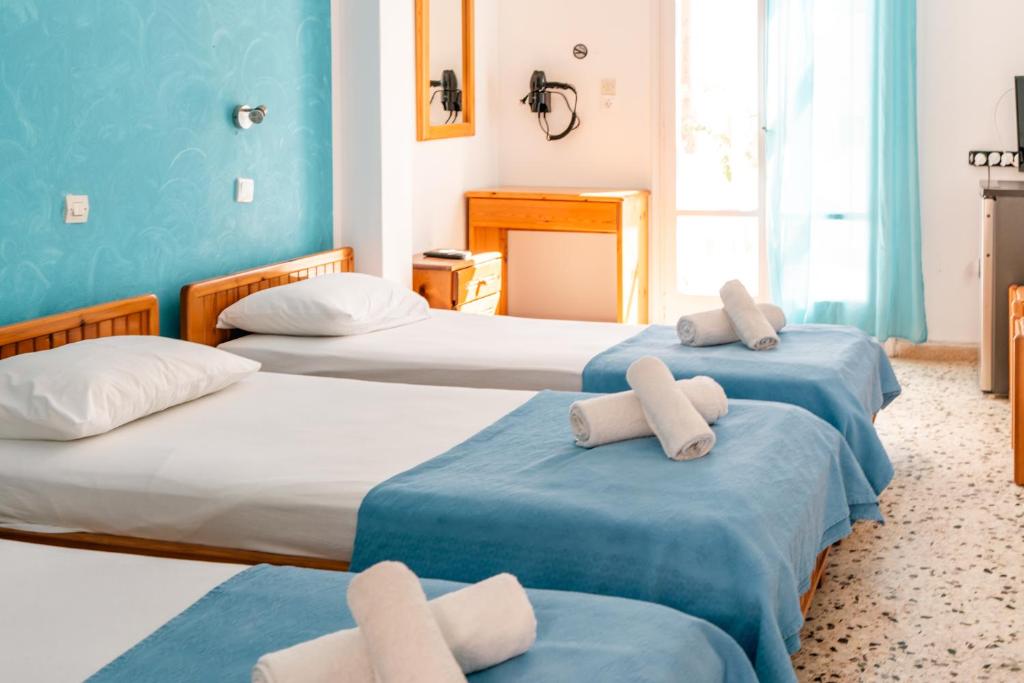 Dilino — Hotel rooms in Kamari, South Aegean