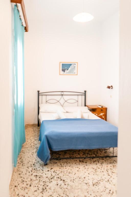 Dilino — Hotel rooms in Kamari, South Aegean